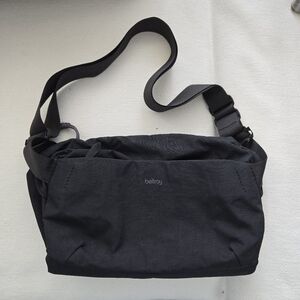 Bellroy - Venture Sling 6L in Black